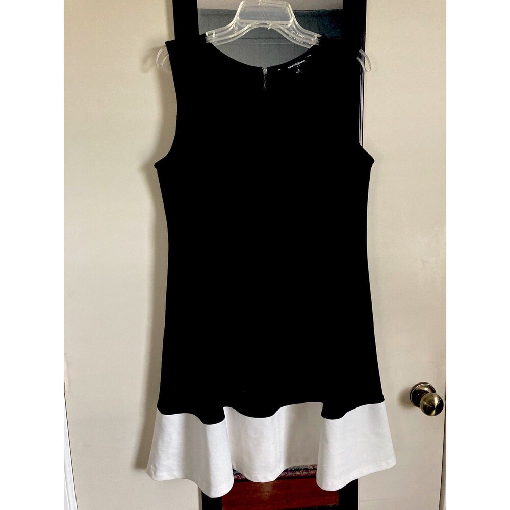 Sharagano Dress A-Line Women’s 16 Black & White Stretch Excellent Condition